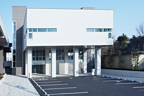 三鷹市公会堂 - さんさん館